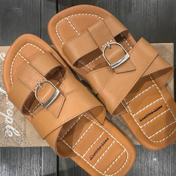 Free People Shoes - Free People Sloan Bucket Sandal Cinnamon Clay size 8.5 NIB